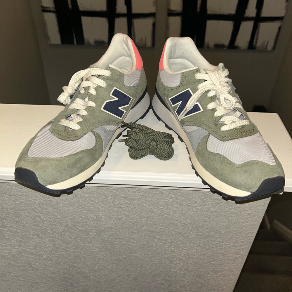 New Balance 475 Olive and Gray Sneakers Size 9